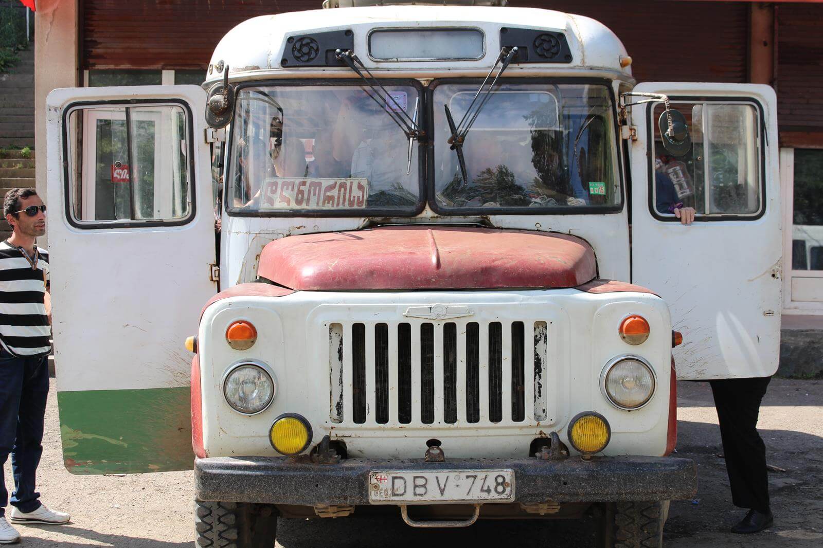 georgie, bus.jpg